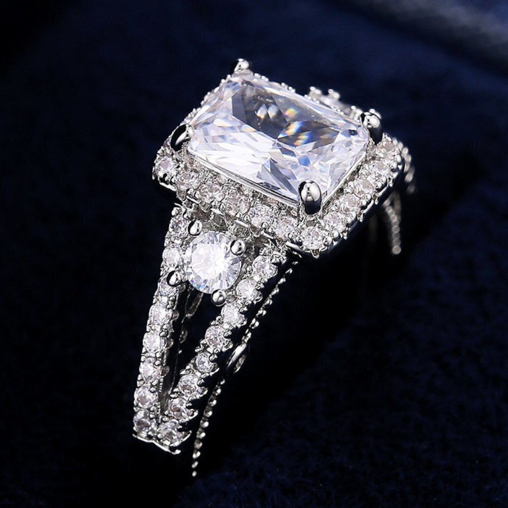 💍Radiant Cut Dazzling Zircon Cross Cubic Carved Wedding Ring for Women,INDN8317